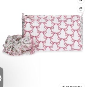 NWT Pink No Boundaries Floral Patchwork Cosmetic Bag with scrunchie